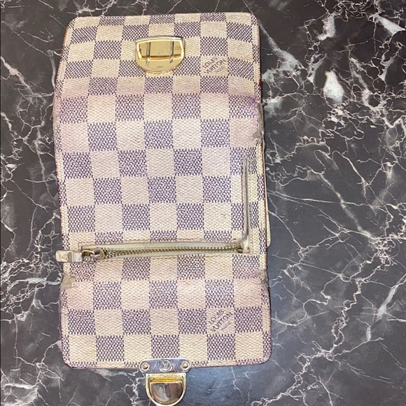 Louis Vuitton Wallet - Picture 3 of 4